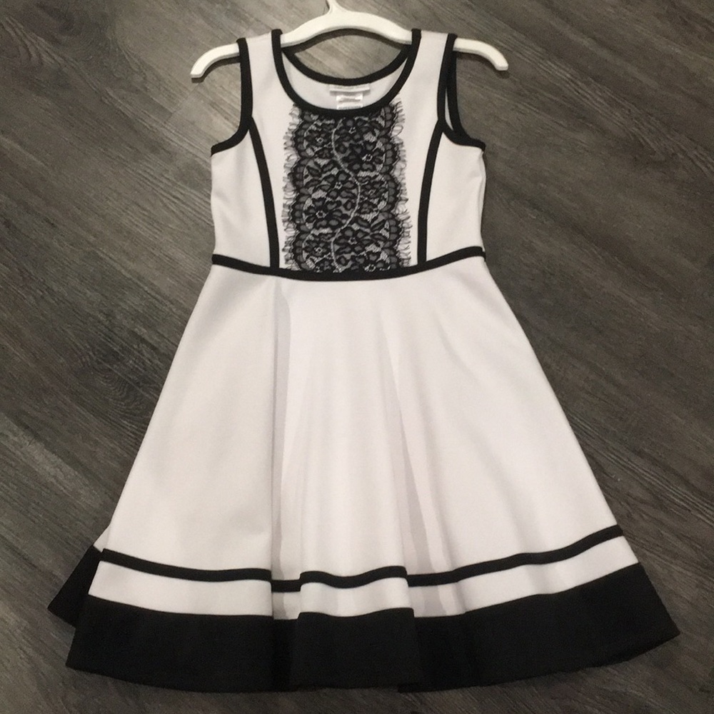 Girls White and black dress